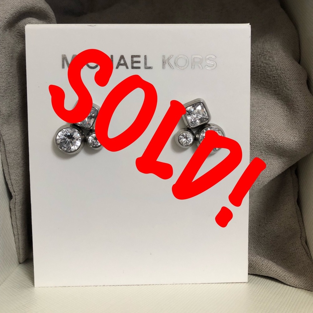 🌟 New Michael Kors Opulence Earrings (Silver) 🌟